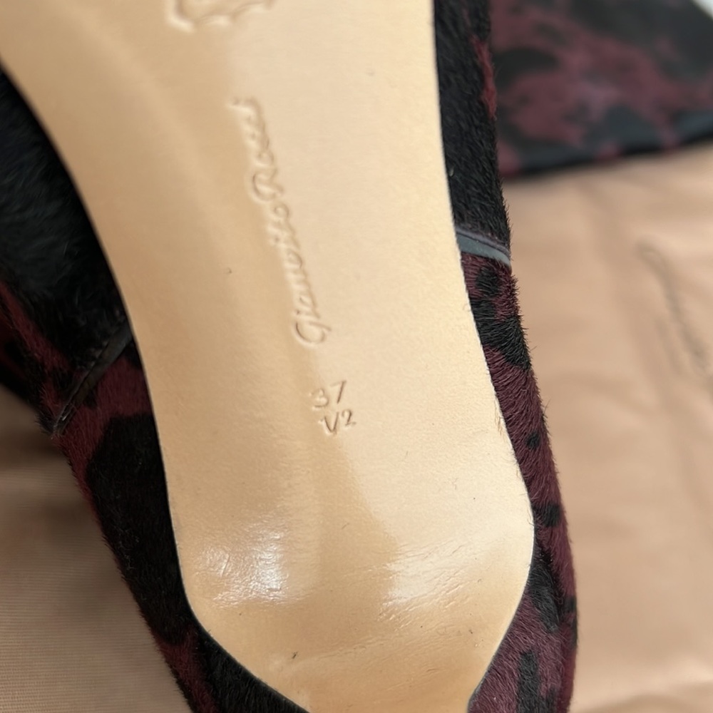Boots 👢 - Picture 3 of 14
